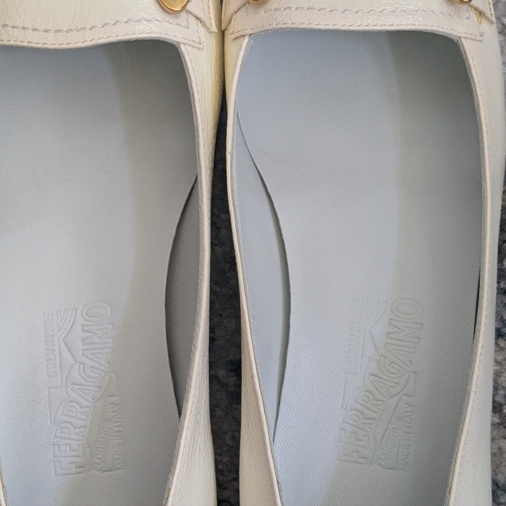 Salvatore Ferragamo Off White Flats With Gold Buckle Detail - 9B - Picture 8 of 11